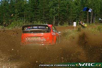 Federico Villagra - Jorge Perez Companc
59º Neste Oil Rally Finland 2009. Ford Focus RS WRC '08 (EU07 SUF). Clasificado 11º.
Munchi's Ford WRT

Del 30 de Julio al 2 de Agosto, Jyväskylä, Finlandia.
Superficie: tierra.

El Rally tenía un total de 1449.61 km de los que 345 Km divididos en 23 tramos eran especiales.

Tomaron la salida 90 equipos, finalizaron 60.

© Monica Parisotto
@@
Palabras clave: Ford;Focus;WRC;Finlandia;2009
