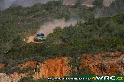 Jari-Matti Latvala - Miikka Anttila
43º Vodafone Rally de Portugal 2009. Ford Focus RS WRC '08 (PX08 AXD). Abandonó por accidente en SS4 Malhão 1 de 22.04 km.
BP Ford Abu Dhabi WRT

Del 2 al 5 de Abril, Faro.
Superficie: tierra.

El Rally tenia un total de 1164.99 km de los que 361.36 km divididos en 3 etapas y18 tramos eran cronometrados.

Tomaron la salida 70 equipos, finalizaron 41.

© Monica Parisotto
@@
Palabras clave: ;Ford;Focus;Portugal;2009