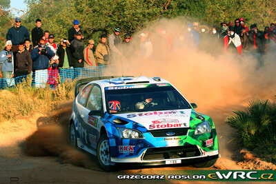 Matthew Wilson - Scott Martin
43º Vodafone Rally de Portugal 2009. Ford Focus RS WRC '08 (1ES). Abandonó por accidente en SS17 São Brás Alportel 2 de 16.23 km.
Stobart VK Ford Rally Team

Del 2 al 5 de Abril, Faro.
Superficie: tierra.

El Rally tenia un total de 1164.99 km de los que 361.36 km divididos en 3 etapas y18 tramos eran cronometrados.

Tomaron la salida 70 equipos, finalizaron 41.

© Greg Roslon
@@
Palabras clave: Ford;Focus;WRC;Portugal;2009