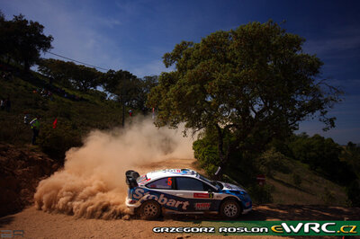 Matthew Wilson - Scott Martin
43º Vodafone Rally de Portugal 2009. Ford Focus RS WRC '08 (1ES). Abandonó por accidente en SS17 São Brás Alportel 2 de 16.23 km.
Stobart VK Ford Rally Team

Del 2 al 5 de Abril, Faro.
Superficie: tierra.

El Rally tenia un total de 1164.99 km de los que 361.36 km divididos en 3 etapas y18 tramos eran cronometrados.

Tomaron la salida 70 equipos, finalizaron 41.

© Greg Roslon
@@
Palabras clave: Ford;Focus;WRC;Portugal;2009