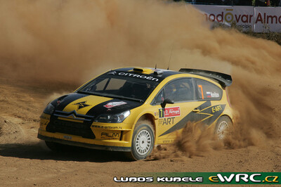 Evgeniy Novikov - Dale Moscatt
43º Vodafone Rally de Portugal 2009. Citroën C4 WRC (154 ESX 78). Abandonó por accidente en SS15 São Brás Alportel 1 de 16.23 km.
Citroën Junior Team

Del 2 al 5 de Abril, Faro.
Superficie: tierra.

El Rally tenia un total de 1164.99 km de los que 361.36 km divididos en 3 etapas y18 tramos eran cronometrados.

Tomaron la salida 70 equipos, finalizaron 41.

© Luboš Kubele
@@
Palabras clave: Citroen;WRC;Portugal;2009