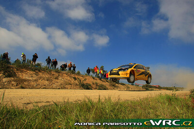 Evgeniy Novikov - Dale Moscatt
43º Vodafone Rally de Portugal 2009. Citroën C4 WRC (154 ESX 78). Abandonó por accidente en SS15 São Brás Alportel 1 de 16.23 km.
Citroën Junior Team

Del 2 al 5 de Abril, Faro.
Superficie: tierra.

El Rally tenia un total de 1164.99 km de los que 361.36 km divididos en 3 etapas y18 tramos eran cronometrados.

Tomaron la salida 70 equipos, finalizaron 41.

© Monica Parisoto
@@
Palabras clave: Citroen;WRC;Portugal;2009