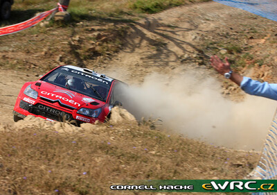Conrad Rautenbach - Daniel Barritt
43º Vodafone Rally de Portugal 2009. Citröen C4 WRC (886 EHK 78). Abandonó por salida de pista y posterior incendio en SS17 São Brás Alportel 2 de 16.23 km.
Citroën Junior Team

Del 2 al 5 de Abril, Faro.
Superficie: tierra.

El Rally tenia un total de 1164.99 km de los que 361.36 km divididos en 3 etapas y18 tramos eran cronometrados.

Tomaron la salida 70 equipos, finalizaron 41.

© Cornell Hache
@@
Palabras clave: Citroen;WRC;Portugal;2009