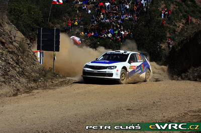 Marcus Grönholm - Timo Rautiainen
43º Vodafone Rally de Portugal 2009. Subaru Impreza S14 WRC '08 (1 WRC). Abandonó por daños de accidente en SS8 Santa Clara 1 de 22.61 km.
Prodrive

Del 2 al 5 de Abril, Faro.
Superficie: tierra.

El Rally tenia un total de 1164.99 km de los que 361.36 km divididos en 3 etapas y18 tramos eran cronometrados.

Tomaron la salida 70 equipos, finalizaron 41.

© Petr Eliáš
@@
Palabras clave: ;Subaru;Impreza;WRC;Portugal;2009
