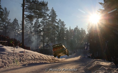 Mikko Hirvonen - Jarmo Lehtinen
58º Rally Sweden 2010. Ford Focus RS WRC '09 (BK08 LCW). Clasificado 1º.

Del 10 al 14 de Febrero, Karlstad, Suecia.
Superficie: nieve - hielo.

El Rally tenia un total de 1879.23 km de los que 345.15 km divididos en 3 etapas y 21 tramos eran cronometrados.

Tomaron la salida 55 equipos, finalizaron 43.

© Monica Parisotto
@
Palabras clave: ;Ford;Focus;WRC;Suecia;2010;Nieve;