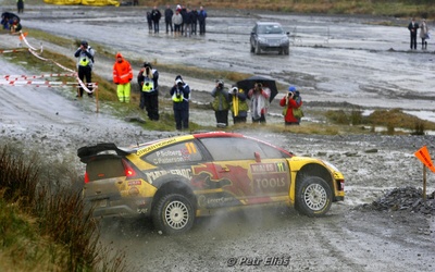 Petter Solberg - Chris Patterson
66º Wales Rally GB 2010. Citröen C4 WRC (AP-607-AM). Clasificado 2º.

Del 10 al 14 de Noviembre, Cardiff.
Superficie: tierra.

El Rally teni­a un total de 1598.74 km de los que 344.66 km divididos en 3 etapas y 20 tramos eran cronometrados.

Se inscribieron 63 equipos, tomaron la salida 61, finalizaron 45.

© Petr Eliáš
@
Palabras clave: Petter_Solberg;Citroen;WRC;Gran_Bretaña;2010