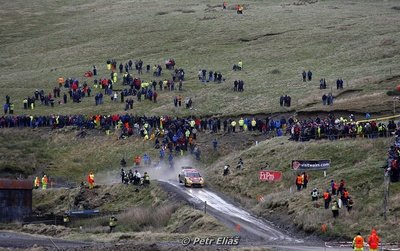 Petter Solberg - Chris Patterson
66º Wales Rally GB 2010. Citröen C4 WRC (AP-607-AM). Clasificado 2º.

Del 10 al 14 de Noviembre, Cardiff.
Superficie: tierra.

El Rally teni­a un total de 1598.74 km de los que 344.66 km divididos en 3 etapas y 20 tramos eran cronometrados.

Se inscribieron 63 equipos, tomaron la salida 61, finalizaron 45.

© Petr Eliáš
@@
Palabras clave: Petter_Solberg;Citroen;WRC;Gran_Bretaña;2010