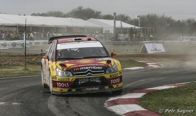 Petter Solberg - Phil Mills
7º Rally Mexico 2010. Citroën C4 WRC (AL-289-AN). Clasificado 2º.

Del 3 al 7 de Marzo, León.
Superficie: tierra.

El Rally tenia un total de 877.53 km de los que 354.60 km divididos en 3 etapas y 22 tramos eran cronometrados (1 de ellos fue cancelado SS20 Sauz Seco de 7.05 km)

Tomaron la salida 30 equipos, finalizaron 25.

© Petr Sagner
@@
Palabras clave: Petter_Solberg;Citroen;WRC;Mexico;2010