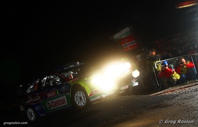 Jari-Matti Latvala - Miikka Anttila
66º Wales Rally GB 2010. Ford Focus RS WRC '09 (PX08 AXD). Clasificado 3º.

Del 10 al 14 de Noviembre, Cardiff.
Superficie: tierra.

El Rally teni­a un total de 1598.74 km de los que 344.66 km divididos en 3 etapas y 20 tramos eran cronometrados.

Se inscribieron 63 equipos, tomaron la salida 61, finalizaron 45.

© Greg Roslon
@
@
Palabras clave: ;Ford;Focus;WRC;Gran_Bretaña;2010