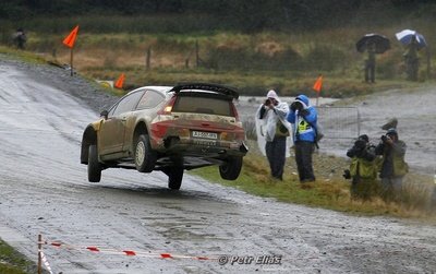 Dani Sordo - Diego Vallejo
66º Wales Rally GB 2010. Citröen C4 WRC (AJ-557-MN). Clasificado 5º.

Del 10 al 14 de Noviembre, Cardiff.
Superficie: tierra.

El Rally teni­a un total de 1598.74 km de los que 344.66 km divididos en 3 etapas y 20 tramos eran cronometrados.

Se inscribieron 63 equipos, tomaron la salida 61, finalizaron 45.

© Petr Eliáš
@
Palabras clave: Dani Sordo;Citroen;WRC;Gran_Bretaña;2010;Saltos