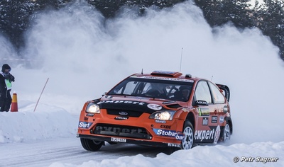 Henning Solberg - Ilka Minor
58º Rally Sweden 2010. Ford Focus RS WRC '08 (EU07 SSZ). Clasificado 6º.

Del 10 al 14 de Febrero, Karlstad, Suecia.
Superficie: nieve - hielo.

El Rally tenia un total de 1879.23 km de los que 345.15 km divididos en 3 etapas y 21 tramos eran cronometrados.

Tomaron la salida 55 equipos, finalizaron 43.

© Petr Sagner
@
Palabras clave: ;Ford;Focus;WRC;Suecia;2010;Nieve