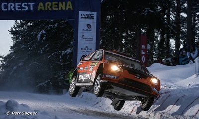 Henning Solberg - Ilka Minor
58º Rally Sweden 2010. Ford Focus RS WRC '08 (EU07 SSZ). Clasificado 6º.

Del 10 al 14 de Febrero, Karlstad, Suecia.
Superficie: nieve - hielo.

El Rally tenia un total de 1879.23 km de los que 345.15 km divididos en 3 etapas y 21 tramos eran cronometrados.

Tomaron la salida 55 equipos, finalizaron 43.

© Petr Sagner
@
Palabras clave: ;Ford;Focus;WRC;Suecia;2010;Nieve;