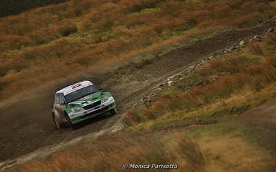 Andreas Mikkelsen - Ola Fløene
66º Wales Rally GB 2010. Skoda Fabia S2000. Clasificado 10º.
Czech Ford National Team

Del 10 al 14 de Noviembre, Cardiff.
Superficie: tierra.

El Rally teni­a un total de 1598.74 km de los que 344.66 km divididos en 3 etapas y 20 tramos eran cronometrados.

Se inscribieron 63 equipos, tomaron la salida 61, finalizaron 45.

© Monica Parisotto
@@
Palabras clave: ;Skoda;Fabia;Gran_Bretaña;2010