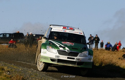 Andreas Mikkelsen - Ola Fløene
66º Wales Rally GB 2010. Skoda Fabia S2000. Clasificado 10º.
Czech Ford National Team

Del 10 al 14 de Noviembre, Cardiff.
Superficie: tierra.

El Rally teni­a un total de 1598.74 km de los que 344.66 km divididos en 3 etapas y 20 tramos eran cronometrados.

Se inscribieron 63 equipos, tomaron la salida 61, finalizaron 45.

© Petr Eliáš
@@
Palabras clave: ;Skoda;Fabia;Gran_Bretaña;2010