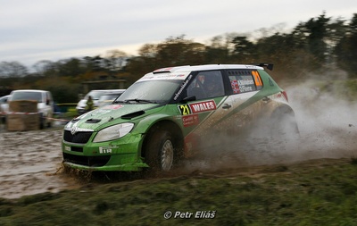 Andreas Mikkelsen - Ola Fløene
66º Wales Rally GB 2010. Skoda Fabia S2000. Clasificado 10º.
Czech Ford National Team

Del 10 al 14 de Noviembre, Cardiff.
Superficie: tierra.

El Rally teni­a un total de 1598.74 km de los que 344.66 km divididos en 3 etapas y 20 tramos eran cronometrados.

Se inscribieron 63 equipos, tomaron la salida 61, finalizaron 45.

© Petr Eliáš
@@
Palabras clave: ;Skoda;Fabia;Gran_Bretaña;2010