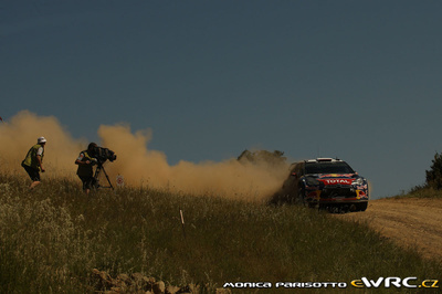 Sébastien Loeb - Daniel Elena
8º Rally d'Italia Sardegna 2011. Citroën DS3 WRC (BF-735-XB). Clasificado 1º.
Citroën Total WRT

Del 5 al 8 de Mayo, Olbia, Cerdeña, Italia.
Superficie: tierra.

El Rally constaba de 3 etapas con un total de 1183.52 km de los que 339.70 km divididos en 18 tramos eran cronometrados.

Tomaron la salida 63 equipos, finalizaron 32.

© Monica Parisotto

Palabras clave: Citroen;WRC;Cerdeña;Italia;2011
