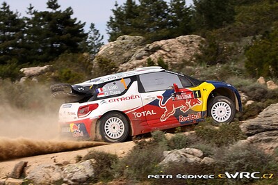 Sébastien Loeb - Daniel Elena
8º Rally d'Italia Sardegna 2011. Citroën DS3 WRC (BF-735-XB). Clasificado 1º.
Citroën Total WRT

Del 5 al 8 de Mayo, Olbia, Cerdeña, Italia.
Superficie: tierra.

El Rally constaba de 3 etapas con un total de 1183.52 km de los que 339.70 km divididos en 18 tramos eran cronometrados.

Tomaron la salida 63 equipos, finalizaron 32.

© Petr Šedivec


Palabras clave: Citroen;WRC;Cerdeña;Italia;2011