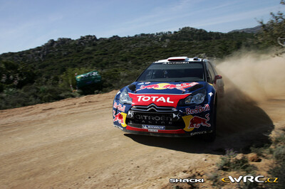 Sébastien Loeb - Daniel Elena
8º Rally d'Italia Sardegna 2011. Citroën DS3 WRC (BF-735-XB). Clasificado 1º.
Citroën Total WRT

Del 5 al 8 de Mayo, Olbia, Cerdeña, Italia.
Superficie: tierra.

El Rally constaba de 3 etapas con un total de 1183.52 km de los que 339.70 km divididos en 18 tramos eran cronometrados.

Tomaron la salida 63 equipos, finalizaron 32.

© Shacki
Palabras clave: Citroen;WRC;Cerdeña;Italia;2011