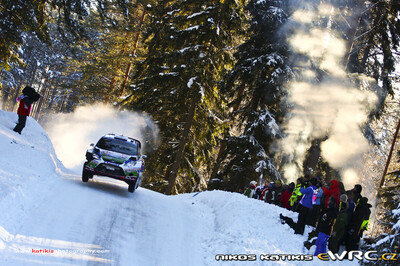 Mikko Hirvonen - Jarmo Lehtinen
59º Rally Sweden 2011. Ford Fiesta RS WRC (PX60 AVJ). Clasificado 1º.
Ford Abu Dhabi WRT

Del 10 al 13 de Febrero, Karlstad.
Superficie: nieve - hielo.

El Rally constaba de 3 etapas con un total de 2059.89 km de los que 351.24 km divididos en 22 tramos eran cronometrados.

Tomaron la salida 45 equipos, finalizaron 34.

© Nikos Katikis

Palabras clave: Ford;Fiesta;WRC;Suecia;2011
