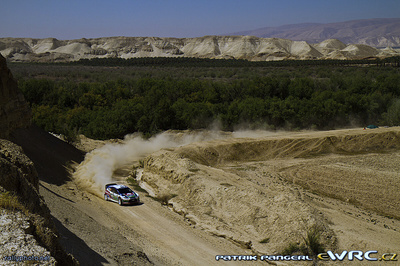 Jari-Matti Latvala - Miikka Anttila
3º Jordan Rally WRC 2011. Ford Fiesta RS WRC (PX60 AVM). Clasificado 2º.
Ford Abu Dhabi WRT

Del 14 al 16 de Abril, Jordania.
Superficie: tierra.

El Rally constaba de 3 etapas con un total de 935.41 km de los que 333.04 km divididos en 20 tramos eran cronometrados.
La primera etapa (6 tramos en total) fue cancelada debido a un retraso en el transporte del equipamiento de los equipos.

Tomaron la salida 36 equipos, finalizaron 23.

© Patrik Pangerl

Palabras clave: Ford;Fiesta;WRC;Jordania;2011