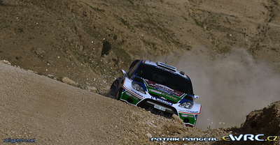 Jari-Matti Latvala - Miikka Anttila
3º Jordan Rally WRC 2011. Ford Fiesta RS WRC (PX60 AVM). Clasificado 2º.
Ford Abu Dhabi WRT

Del 14 al 16 de Abril, Jordania.
Superficie: tierra.

El Rally constaba de 3 etapas con un total de 935.41 km de los que 333.04 km divididos en 20 tramos eran cronometrados.
La primera etapa (6 tramos en total) fue cancelada debido a un retraso en el transporte del equipamiento de los equipos.

Tomaron la salida 36 equipos, finalizaron 23.

© Patrik Pangerl

Palabras clave: Ford;Fiesta;WRC;Jordania;2011
