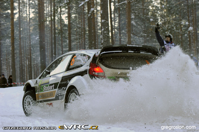 Mads Østberg - Jonas Andersson
59º Rally Sweden 2011. Ford Fiesta RS WRC (PX60 AVF). Clasificado 2º.
Stobart M-Sport Ford RT

Del 10 al 13 de Febrero, Karlstad.
Superficie: nieve - hielo.

El Rally constaba de 3 etapas con un total de 2059.89 km de los que 351.24 km divididos en 22 tramos eran cronometrados.

Tomaron la salida 45 equipos, finalizaron 34.

© Greg Roslon

Palabras clave: Ford;Fiesta;WRC;Suecia;2011