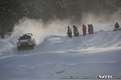 Mads Østberg - Jonas Andersson
59º Rally Sweden 2011. Ford Fiesta RS WRC (PX60 AVF). Clasificado 2º.
Stobart M-Sport Ford RT

Del 10 al 13 de Febrero, Karlstad.
Superficie: nieve - hielo.

El Rally constaba de 3 etapas con un total de 2059.89 km de los que 351.24 km divididos en 22 tramos eran cronometrados.

Tomaron la salida 45 equipos, finalizaron 34.

© Monica Parisotto

Palabras clave: Ford;Fiesta;WRC;Suecia;2011