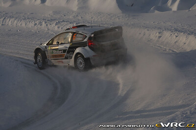 Mads Østberg - Jonas Andersson
59º Rally Sweden 2011. Ford Fiesta RS WRC (PX60 AVF). Clasificado 2º.
Stobart M-Sport Ford RT

Del 10 al 13 de Febrero, Karlstad.
Superficie: nieve - hielo.

El Rally constaba de 3 etapas con un total de 2059.89 km de los que 351.24 km divididos en 22 tramos eran cronometrados.

Tomaron la salida 45 equipos, finalizaron 34.

© Monica Parisotto

Palabras clave: Ford;Fiesta;WRC;Suecia;2011