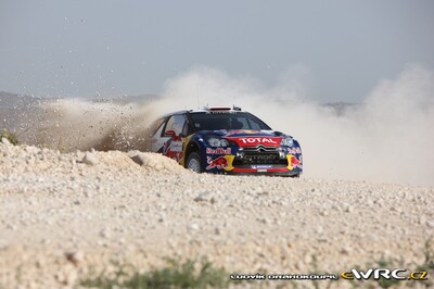 Sébastien Loeb - Daniel Elena
3º Jordan Rally WRC 2011. Citroën DS3 WRC (BF-137-XC). Clasificado 3º.
Citroën Total WRT

Del 14 al 16 de Abril, Jordania.
Superficie: tierra.

El Rally constaba de 3 etapas con un total de 935.41 km de los que 333.04 km divididos en 20 tramos eran cronometrados.
La primera etapa (6 tramos en total) fue cancelada debido a un retraso en el transporte del equipamiento de los equipos. 

Tomaron la salida 36 equipos, finalizaron 23.

© Ludvík Drahokoupil

Palabras clave: Citroen;WRC;Jordania;2011