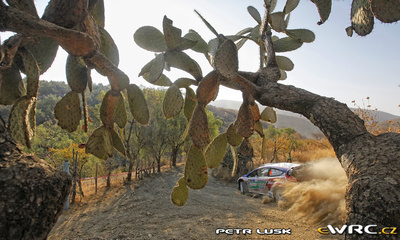 Jari-Matti Latvala - Miikka Anttila
8º Rally Guanajuato Mexico 2011. Ford Fiesta RS WRC (PX60 AVM). Clasificado 3º.
Ford Abu Dhabi WRT

Del 3 al 6 de Marzo, León.
Superficie: tierra.

El Rally constaba de 3 etapas con un total de 1031.3 km de los que 365.34 km divididos en 22 tramos eran cronometrados.

Tomaron la salida 24 equipos, finalizaron 17.

© Petr Lusk

Palabras clave: Ford;Fiesta;WRC;Mexico;2011