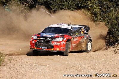 Petter Solberg - Chris Patterson
8º Rally d'Italia Sardegna 2011. Citroën DS3 WRC (BH-482-BM). Clasificado 3º.
Petter Solberg WRT

Del 5 al 8 de Mayo, Olbia, Cerdeña, Italia.
Superficie: tierra.

El Rally constaba de 3 etapas con un total de 1183.52 km de los que 339.70 km divididos en 18 tramos eran cronometrados.

Tomaron la salida 63 equipos, finalizaron 32.

© Petr Šedivec

Palabras clave: Citroen;WRC;Italia;Cerdeña;2011