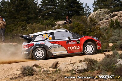 Petter Solberg - Chris Patterson
8º Rally d'Italia Sardegna 2011. Citroën DS3 WRC (BH-482-BM). Clasificado 3º.
Petter Solberg WRT

Del 5 al 8 de Mayo, Olbia, Cerdeña, Italia.
Superficie: tierra.

El Rally constaba de 3 etapas con un total de 1183.52 km de los que 339.70 km divididos en 18 tramos eran cronometrados.

Tomaron la salida 63 equipos, finalizaron 32.

© Petr Šedivec

Palabras clave: Citroen;WRC;Italia;Cerdeña;2011