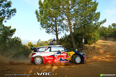 Sébastien Ogier - Julien Ingrassia
8º Rally d'Italia Sardegna 2011. Citroën DS3 WRC (BF-911-XB). Clasificado 4º.
Citroën Total WRT

Del 5 al 8 de Mayo, Olbia, Cerdeña, Italia.
Superficie: tierra.

El Rally constaba de 3 etapas con un total de 1183.52 km de los que 339.70 km divididos en 18 tramos eran cronometrados.

Tomaron la salida 63 equipos, finalizaron 32.

© Maciej Niechwiadowicz

Palabras clave: Citroen;WRC;Cerdeña;Italia;2011