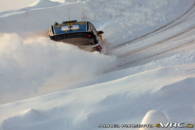 Sébastien Ogier - Julien Ingrassia
59º Rally Sweden 2011. Citroën DS3 WRC (BF-911-XB). Clasificado 4º.
Citroën Total WRT

Del 10 al 13 de Febrero, Karlstad.
Superficie: nieve - hielo.

El Rally constaba de 3 etapas con un total de 2059.89 km de los que 351.24 km divididos en 22 tramos eran cronometrados.

Tomaron la salida 45 equipos, finalizaron 34.

© Monica Parisotto

Palabras clave: Citroen;WRC;Suecia;2011