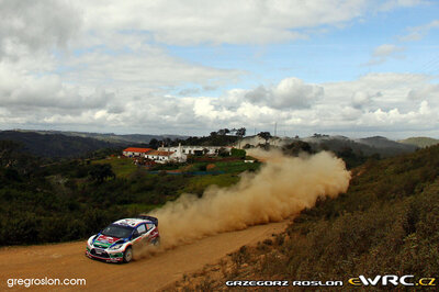 Mikko Hirvonen - Jarmo Lehtinen
45º Vodafone Rally de Portugal 2011. Ford Fiesta RS WRC (PX60 AVJ). Clasificado 4º.
Ford Abu Dhabi WRT

Del 24 al 27 de Marzo, Lisboa, Faro.
Superficie: tierra.

El Rally constaba de 3 etapas con un total de 1363.55 km de los que 385.37 km divididos en 17 tramos eran cronometrados.

Tomaron la salida 71 equipos, finalizaro 38.

© Greg Roslon

Palabras clave: Ford;Fiesta;WRC;Portugal;2011