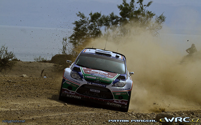 Mikko Hirvonen - Jarmo Lehtinen
3º Jordan Rally WRC 2011. Ford Fiesta RS WRC (PX60 AVL). Clasificado 4º.
Ford Abu Dhabi WRT

Del 14 al 16 de Abril, Jordania.
Superficie: tierra.

El Rally constaba de 3 etapas con un total de 935.41 km de los que 333.04 km divididos en 20 tramos eran cronometrados.
La primera etapa (6 tramos en total) fue cancelada debido a un retraso en el transporte del equipamiento de los equipos. 

Tomaron la salida 36 equipos, finalizaron 23.

© Patrik Pangerl

Palabras clave: Ford;Fiesta;WRC;Jordania;2011