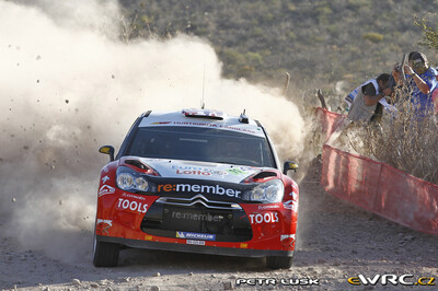 Petter Solberg - Chris Patterson
8º Rally Guanajuato Mexico 2011. Citroën DS3 WRC (BH-528-BM). Clasificado 4º.
Petter Solberg WRT

Del 3 al 6 de Marzo, León.
Superficie: tierra.

El Rally constaba de 3 etapas con un total de 1031.3 km de los que 365.34 km divididos en 22 tramos eran cronometrados.

Tomaron la salida 24 equipos, finalizaron 17.

© Petr Lusk

Palabras clave: Citroen;WRC;Mexico;2011