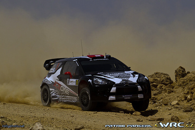 Kimi Räikkönen - Kaj Lindström
3º Jordan Rally WRC 2011. Citroën DS3 WRC (BF-660-XB). Clasificado 6º.
Ice 1 Racing

Del 14 al 16 de Abril, Jordania.
Superficie: tierra.

El Rally constaba de 3 etapas con un total de 935.41 km de los que 333.04 km divididos en 20 tramos eran cronometrados.
La primera etapa (6 tramos en total) fue cancelada debido a un retraso en el transporte del equipamiento de los equipos. 

Tomaron la salida 36 equipos, finalizaron 23.

© Patrik Pangerl

Palabras clave: Citroen;WRC;Jordania;2011