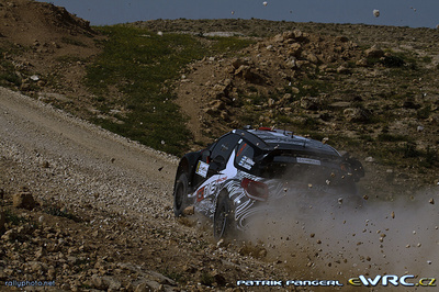 Kimi Räikkönen - Kaj Lindström
3º Jordan Rally WRC 2011. Citroën DS3 WRC (BF-660-XB). Clasificado 6º.
Ice 1 Racing

Del 14 al 16 de Abril, Jordania.
Superficie: tierra.

El Rally constaba de 3 etapas con un total de 935.41 km de los que 333.04 km divididos en 20 tramos eran cronometrados.
La primera etapa (6 tramos en total) fue cancelada debido a un retraso en el transporte del equipamiento de los equipos. 

Tomaron la salida 36 equipos, finalizaron 23.

© Patrik Pangerl

Palabras clave: Citroen;WRC;Jordania;2011