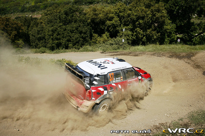 Dani Sordo - Carlos del Barrio
8º Rally d'Italia Sardegna 2011. Mini John Cooper Works WRC (1 WRC). Clasificado 6º.
Mini WRC Team

Del 5 al 8 de Mayo, Olbia, Cerdeña, Italia.
Superficie: tierra.

El Rally constaba de 3 etapas con un total de 1183.52 km de los que 339.70 km divididos en 18 tramos eran cronometrados.

Tomaron la salida 63 equipos, finalizaron 32.

© Petr Eliáš

Palabras clave: Mini;Cooper;WRC;Italia;Cerdeña;2011