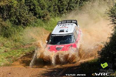 Dani Sordo - Carlos del Barrio
8º Rally d'Italia Sardegna 2011. Mini John Cooper Works WRC (1 WRC). Clasificado 6º.
Mini WRC Team

Del 5 al 8 de Mayo, Olbia, Cerdeña, Italia.
Superficie: tierra.

El Rally constaba de 3 etapas con un total de 1183.52 km de los que 339.70 km divididos en 18 tramos eran cronometrados.

Tomaron la salida 63 equipos, finalizaron 32.

© Timo Anis

Palabras clave: Mini;Cooper;WRC;Italia;Cerdeña;2011