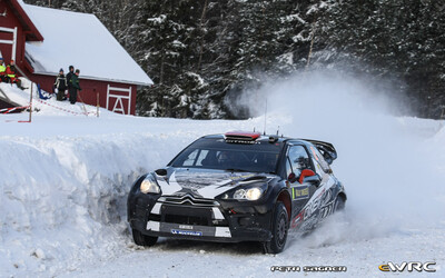 Kimi Räikkönen - Kaj Lindström
59º Rally Sweden 2011. Citroën DS3 WRC (BF-660-XB). Clasificado 8º.
Ice 1 Racing

Del 10 al 13 de Febrero, Karlstad.
Superficie: nieve - hielo.

El Rally constaba de 3 etapas con un total de 2059.89 km de los que 351.24 km divididos en 22 tramos eran cronometrados.

Tomaron la salida 45 equipos, finalizaron 34.

© Petr Sagner

Palabras clave: Citroen;WRC;Suecia;2011