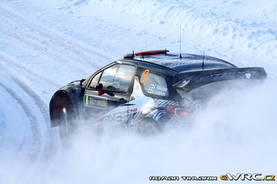 Kimi Räikkönen - Kaj Lindström
59º Rally Sweden 2011. Citroën DS3 WRC (BF-660-XB). Clasificado 8º.
Ice 1 Racing

Del 10 al 13 de Febrero, Karlstad.
Superficie: nieve - hielo.

El Rally constaba de 3 etapas con un total de 2059.89 km de los que 351.24 km divididos en 22 tramos eran cronometrados.

Tomaron la salida 45 equipos, finalizaron 34.

© Roman Tihlarik

Palabras clave: Citroen;WRC;Suecia;2011