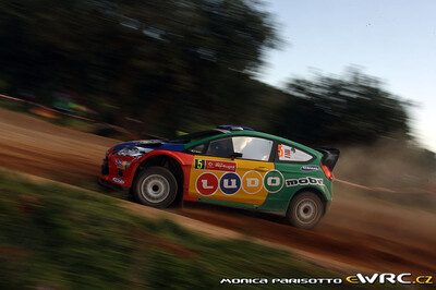 Henning Solberg - Ilka Minor
45º Vodafone Rally de Portugal 2011. Ford Fiesta RS WRC (PX60 AVE). Clasificado 9º.
Stobart M-Sport Ford RT

Del 24 al 27 de Marzo, Lisboa, Faro.
Superficie: tierra.

El Rally constaba de 3 etapas con un total de 1363.55 km de los que 385.37 km divididos en 17 tramos eran cronometrados.

Tomaron la salida 71 equipos, finalizaro 38.

© Monica Parisotto

Palabras clave: Ford;Fiesta;WRC;Portugal;2011