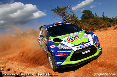 Dennis Kuipers - Frédéric Miclotte
45º Vodafone Rally de Portugal 2011. Ford Fiesta RS WRC (PX60 AUY). Clasificado 10º.
Ferm Powertools WRT

Del 24 al 27 de Marzo, Lisboa, Faro.
Superficie: tierra.

El Rally constaba de 3 etapas con un total de 1363.55 km de los que 385.37 km divididos en 17 tramos eran cronometrados.

Tomaron la salida 71 equipos, finalizaro 38.

© Greg Roslon

Palabras clave: Ford;Fiesta;WRC;Portugal;2011