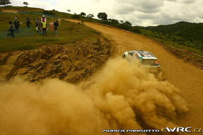 Hayden Paddon - John Kennard
45º Vodafone Rally de Portugal 2011. Subaru Impreza STi (SI 043191). Clasificado 11º.

Del 24 al 27 de Marzo, Lisboa, Faro.
Superficie: tierra.

El Rally constaba de 3 etapas con un total de 1363.55 km de los que 385.37 km divididos en 17 tramos eran cronometrados.

Tomaron la salida 71 equipos, finalizaro 38.

© Monica Parisotto

Palabras clave: Subaru;Impreza;Portugal;2011