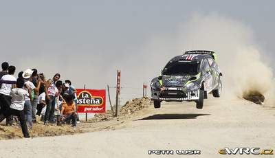 Ken Block - Alessandro Gelsomino
8º Rally Guanajuato Mexico 2011. Ford Fiesta RS WRC (PX60 AUV). Clasificado 12º.
Monster WRT

Del 3 al 6 de Marzo, León.
Superficie: tierra.

El Rally constaba de 3 etapas con un total de 1031.3 km de los que 365.34 km divididos en 22 tramos eran cronometrados.

Tomaron la salida 24 equipos, finalizaron 17.

© Petr Lusk

Palabras clave: Ford;Fiesta;WRC;Mexico;2011
