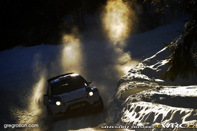 Craig Breen - Gareth Roberts
59º Rally Sweden 2011. Ford Fiesta S2000 (PX59 AVF). Clasificado 15º.

Del 10 al 13 de Febrero, Karlstad.
Superficie: nieve - hielo.

El Rally constaba de 3 etapas con un total de 2059.89 km de los que 351.24 km divididos en 22 tramos eran cronometrados.

Tomaron la salida 45 equipos, finalizaron 34.

© Greg Roslon

Palabras clave: Ford;Fiesta;Suecia;2011