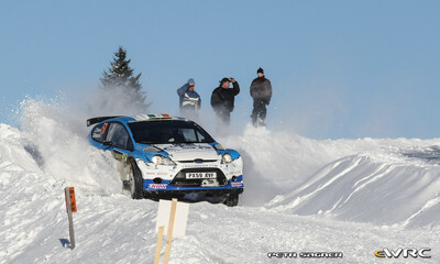 Craig Breen - Gareth Roberts
59º Rally Sweden 2011. Ford Fiesta S2000 (PX59 AVF). Clasificado 15º.

Del 10 al 13 de Febrero, Karlstad.
Superficie: nieve - hielo.

El Rally constaba de 3 etapas con un total de 2059.89 km de los que 351.24 km divididos en 22 tramos eran cronometrados.

Tomaron la salida 45 equipos, finalizaron 34.

© Petr Sagner

Palabras clave: Ford;Fiesta;Suecia;2011