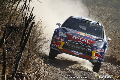 Sébastien Ogier - Julien Ingrassia
8º Rally Guanajuato Mexico 2011. Citroën DS3 WRC (BF-800-XB). Abandonó por accidente en el primer tramo de la tercera etapa, SS20 Guanajuatito de 29,13 km.
Citroën Total WRT

Del 3 al 6 de Marzo, León.
Superficie: tierra.

El Rally constaba de 3 etapas con un total de 1031.3 km de los que 365.34 km divididos en 22 tramos eran cronometrados.

Tomaron la salida 24 equipos, finalizaron 17.

© Petr Lusk

Palabras clave: Citroen;WRC;Mexico;2011